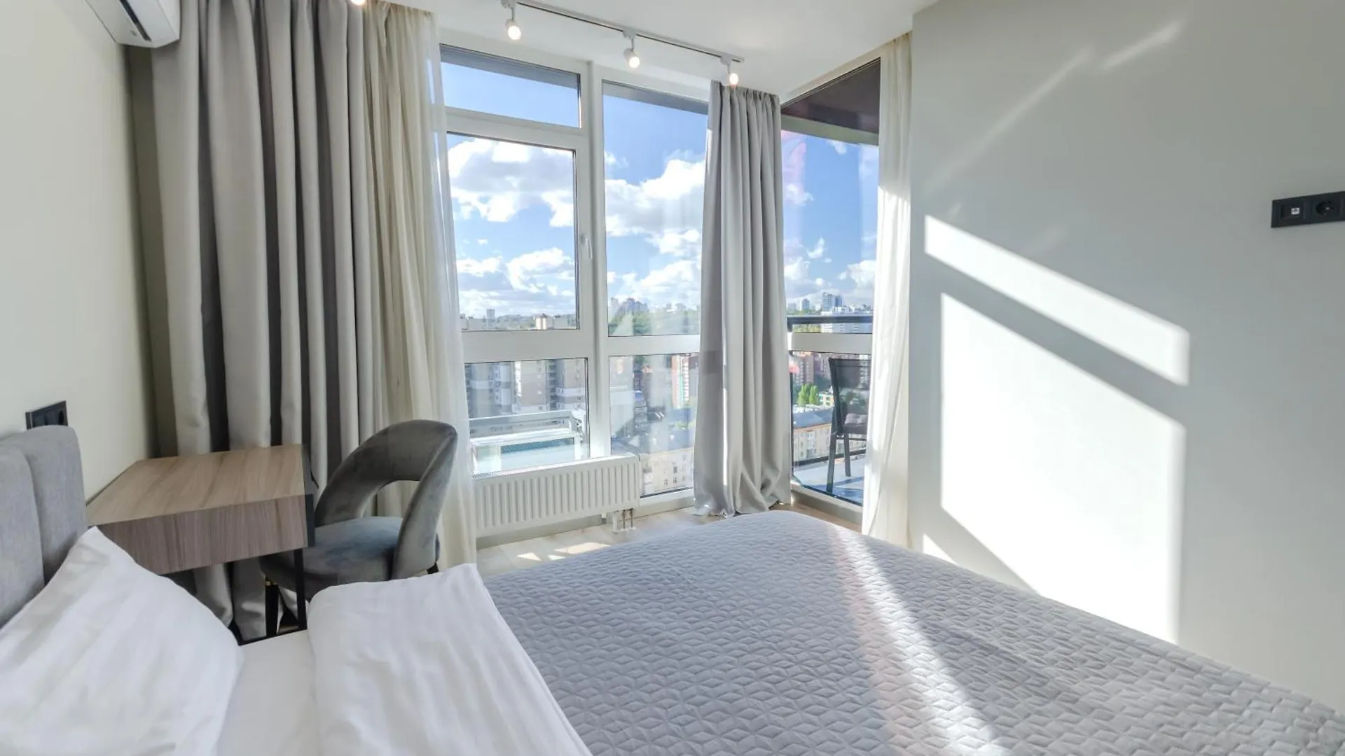 Petrovdom Apartments 12-85 In Rc French Quater 2 , Predslavynska 42 基輔