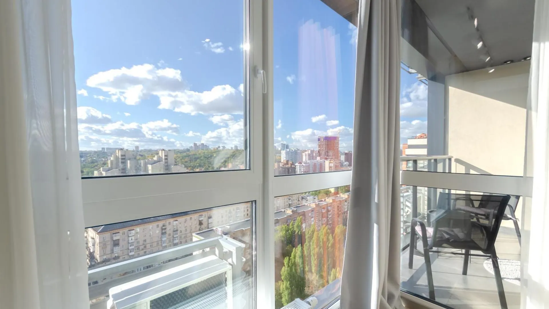 Petrovdom Apartments 12-85 In Rc French Quater 2 , Predslavynska 42 基輔 0*,  乌克兰